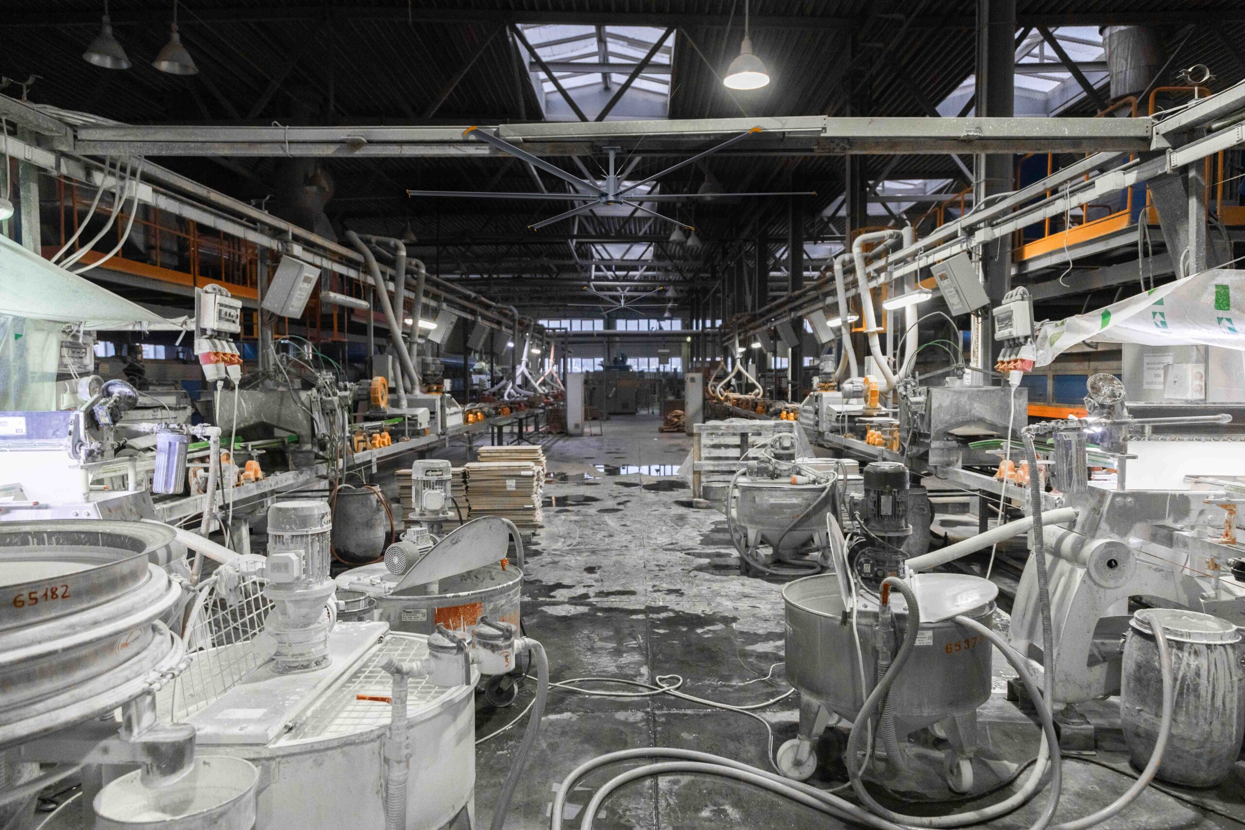 Lfans. Ventiladores HVLS. Ventiladores industriales. Instalación.